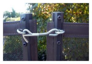 Mesh Fence Pole Tension Latch